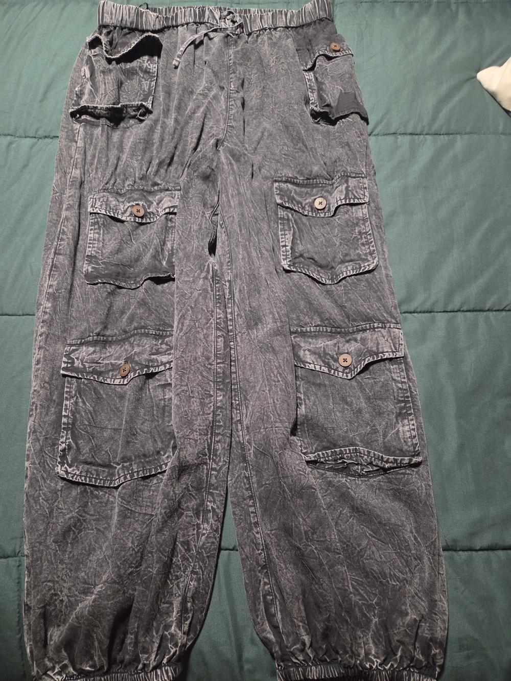 Women's Washed Cargo Jeans — Gray